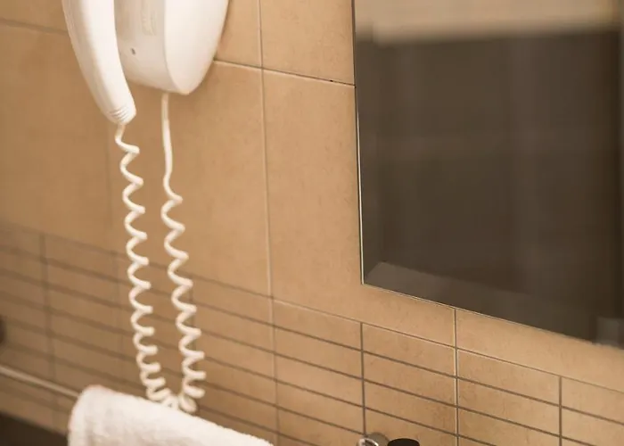 Corte Business فندق Cavriago