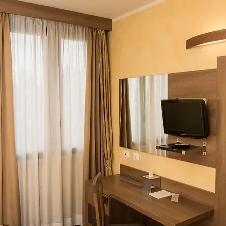 Corte Business 3* Cavriago